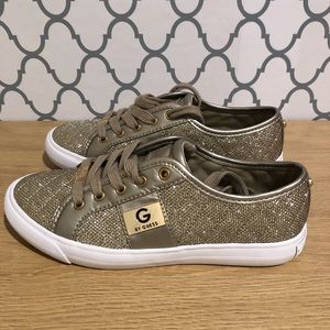 Guess sneakers size 6